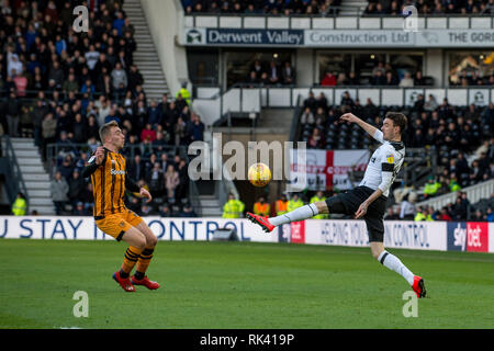 Derby, Großbritannien. 09 Feb, 2019. Harry Wilson von Derby County in der EFL Sky Bet Championship Match zwischen Derby County und Hull City im Pride Park Stadium, Derby, England am 9. Februar 2019. Foto von Matthew Buchan. Nur die redaktionelle Nutzung, eine Lizenz für die gewerbliche Nutzung erforderlich. Keine Verwendung in Wetten, Spiele oder einer einzelnen Verein/Liga/player Publikationen. Credit: UK Sport Pics Ltd/Alamy leben Nachrichten Stockfoto