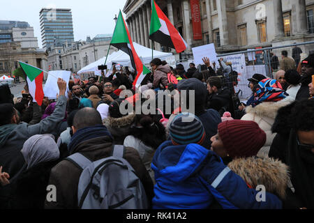 Trafalgar Square, London, UK, 09. Feb 2019. Sudanesische politischen Gruppen und Verbände protestieren für politische und Regimewechsel im Sudan. Credit: Imageplotter Nachrichten und Sport/Alamy leben Nachrichten Stockfoto