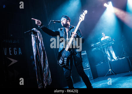 Dänemark, Kopenhagen - Februar 08., 2019. Die amerikanische Rockband The Revolution führt ein Live Konzert bei VEGA in Kopenhagen. Hier Sänger und Bassist Brownmark ist live auf der Bühne gesehen. (Foto: Gonzales Foto - Flemming Bo Jensen). Stockfoto