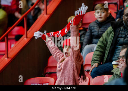 London, Großbritannien. 09 Feb, 2019. Ein Fan von Charlton während der efl Sky Bet Liga 1 Übereinstimmung zwischen Charlton Athletic und Southend United im Valley, London, England am 9. Februar 2019. Foto von Adamo di Loreto. Nur die redaktionelle Nutzung, eine Lizenz für die gewerbliche Nutzung erforderlich. Keine Verwendung in Wetten, Spiele oder einer einzelnen Verein/Liga/player Publikationen. Credit: UK Sport Pics Ltd/Alamy leben Nachrichten Stockfoto