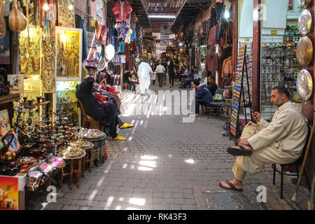 Der Markt im Souk in Marrakesch, Marokko Stockfoto