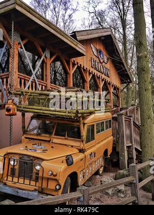 Eingang der Falcon-Achterbahnfahrt im Freizeitpark Duinrell, Wassenaar, Niederlande. Stockfoto