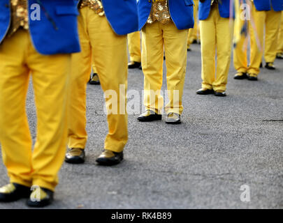 Eine italienische Marching Band außerhalb der Erde vor der Guinness sechs Nationen Match im Stadio Olimpico, Rom. Stockfoto