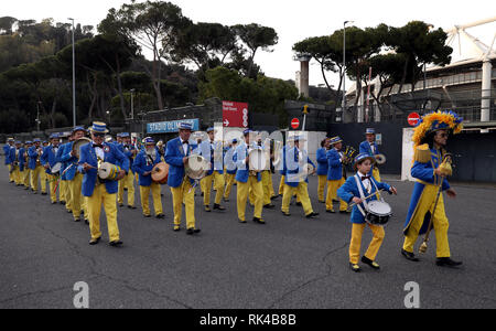 Eine italienische Marching Band außerhalb der Erde vor der Guinness sechs Nationen Match im Stadio Olimpico, Rom. Stockfoto