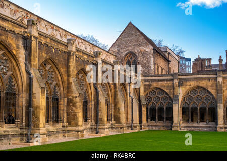 London, England/Großbritannien - 2019/01/28: Klöster und Innenhof des Royal Westminster Abbey, formal Stiftskirche St. Peter ein Stockfoto