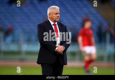 Wales' Trainer Warren Gatland Uhren der Warm-up vor dem Guinness sechs Nationen Match im Stadio Olimpico, Rom. Stockfoto