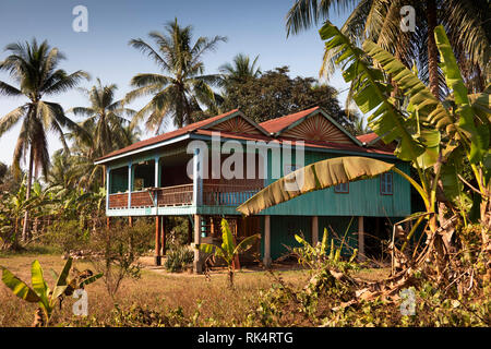 Kambodscha, Koh Kong Provinz, Chi Phat Dorf zurück Street, traditionell konstruierte und gebaute Haus auf Stelzen Stockfoto