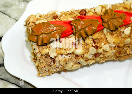 Butter Brot Haufen frisch gebackene süße Brötchen Brötchen mit Puderzucker Nahaufnahme. Stockfoto