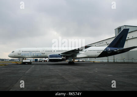 SunTrips Boeing 757 airliner Jet plane N310 FV. Von Ryan International Airlines betrieben. SunTrips aufgehört, Handel und Flugzeuge Jet2 übergeben Stockfoto