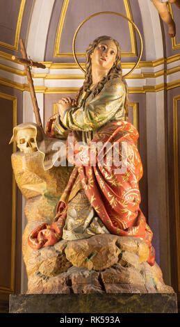 PALMA DE MALLORCA, SPANIEN - Januar 29, 2019: Die polychome geschnitzte Skulptur der Hl. Maria von Magdala in der Kirche Iglesia de Santa Maria Magdalena von Stockfoto