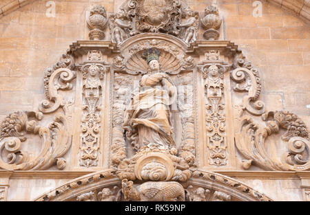 PALMA DE MALLORCA, SPANIEN - 29. JANUAR 2019: Der Unbefleckten conceptoin auf das barocke Portal der Kirche La Iglesia de Monti-sion (1624 - 1683). Stockfoto