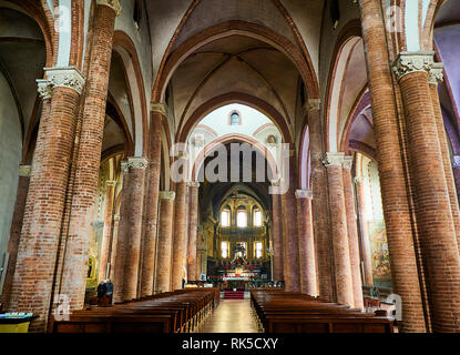 Asti, Italien - 1. Januar 2019. Kirchenschiff der St. Secondo Katholische Kirche, Stiftskirche di San Secondo. Asti, Piemont, Italien. Stockfoto