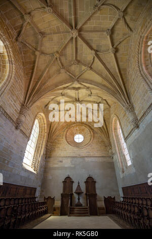 Blick auf das Kloster von Christus (16. Jahrhundert) und Templer Festung (12. Jahrhundert) in Tomar, Portugal Stockfoto