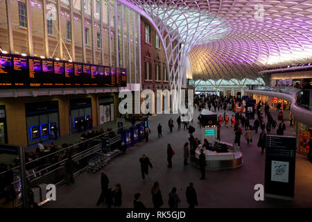 Die westlichen Bahnhofshalle Dach, Kings Cross Bahnhof, London City, England, Großbritannien Stockfoto