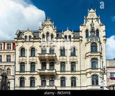 Fassade des 19. Jahrhunderts Jugendstilgebäude an der Piotrkowska-Straße in Lodz, Polen Stockfoto