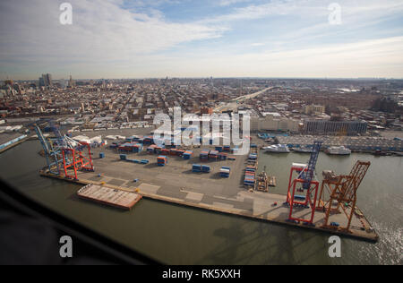 Columbia Street Waterfront District und atlantischen Becken, Brooklyn, NY, USA, allgemeine Ansicht GV, Lagerhallen und Piers Stockfoto