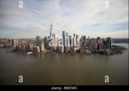 Luftaufnahme der Financial District und Downtown Manhattan, NY, USA, allgemeine Ansicht GV Stockfoto