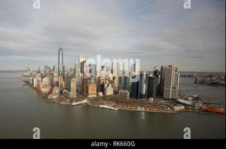 Luftaufnahme der Financial District und Downtown Manhattan, NY, USA, allgemeine Ansicht GV Stockfoto