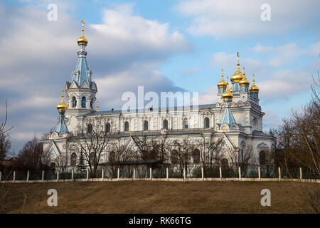 Der heiligen Boris und Gleb Dom ist die größte orthodoxe Kirche in Daugavpils, Lettland. Stockfoto