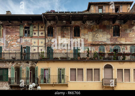 Fresken in der Casa Mazzanti, Piazza delle Erbe, Verona Stockfoto