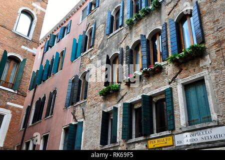 Klassische Venedig mit den typischen Gebäude und Straßen Stockfoto