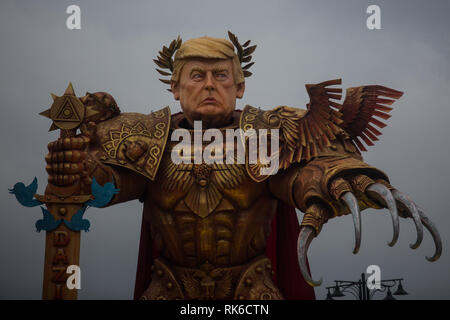 Foto Iacopo Giannini/LaPresse 09-02-2019 Viareggio (Lucca) ItaliacronacaHa avuto Inizio sul Lungomare Di Viareggio la 146 edizione del famoso Carnevale, un-occhio particolare alle tematiche delle Donne. Tra le Karikatur pi&#xf9; celebri che si trovano sui Grandi carri mascherati troviamo, Frida Kahlo, Conte, Salvini, Di Maio e soprattutto Trump Nella Foto: Le immagini della manifestazione Stockfoto