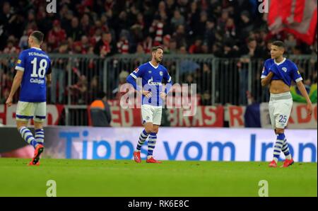 München, Deutschland. 9 Feb 2019 FC Bayern München - FC Schalke 04, FC Schalke 04, Schalke, vollständige Abbildung, Enttäuschung | Verwendung der weltweiten Kredit: dpa Picture alliance/Alamy Leben Nachrichten Quelle: dpa Picture alliance/Alamy leben Nachrichten Stockfoto