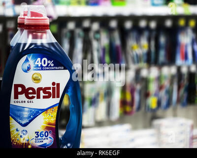 Kiew, Ukraine. 9 Feb, 2019. Persil flüssige Waschmittel Flaschen im Laden gesehen. Quelle: Igor Golovniov/SOPA Images/ZUMA Draht/Alamy leben Nachrichten Stockfoto