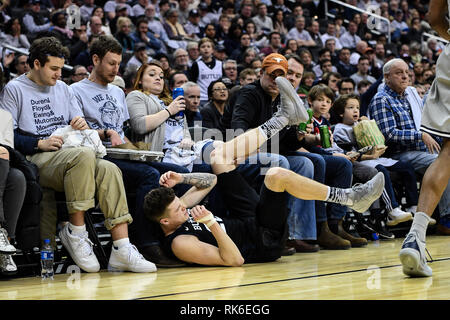 Washington, District of Columbia, USA. 9 Feb, 2019. Butler Bulldogs freuen SEAN MCDERMOTT (22) gleitet in die Masse während der zweiten Hälfte gegen die Georgetown Hoyas am Kapital einer Arena an. Credit: Terrence Williams/ZUMA Draht/Alamy leben Nachrichten Stockfoto