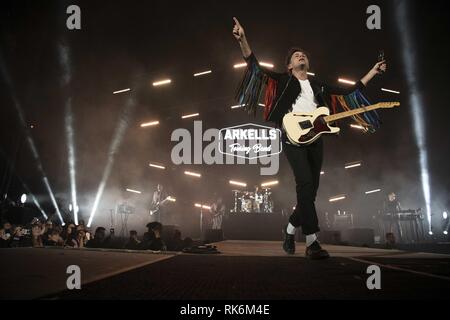 Calgary, Alberta, Kanada. 9 Feb, 2019. Max Kerman der Band Arkells führt während der Rallye Arkells Schrei Tour in Calgary, Alberta. Credit: Baden Roth/ZUMA Draht/Alamy leben Nachrichten Stockfoto