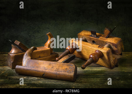 Stillleben mit Zimmerhandwerk-werkzeuge, Sitzbank Ebenen der Tischler, Stockfoto