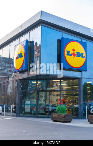 Valencia, Spanien - Februar 09, 2019: Lidl store in der Stadt Valencia. Deutschen Global Discounter Kette. Stockfoto