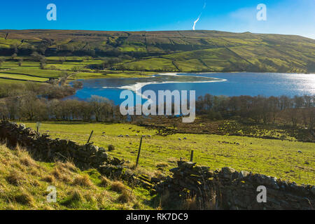 Semerwater, Countersett, Wensleydale, North Yorkshire, UK. Winter. Februar. Semerwater ist die 2. größte natürliche See in Großbritannien. Landschaft Stockfoto