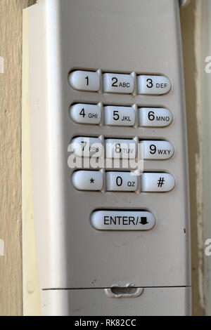 Code Tastatur auf einem Garagentor Eingang zu einem Home-security Tastatur - Security Code Stockfoto