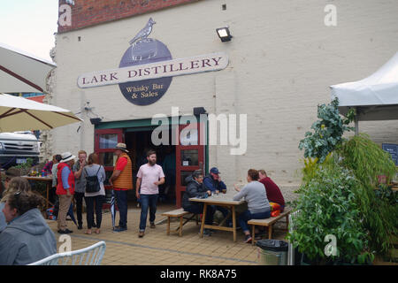 Im Garten draußen Lark Distillery Whisky Bar Menge, Hobart, Tasmanien, Australien. Keine PR oder MR. Stockfoto