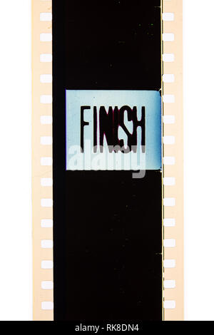 Extreme Nahaufnahme der 35mm Film Filmstreifen mit Finish Textnachricht auf Rahmen Stockfoto