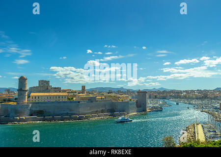 Panoramische Luftaufnahme am alten Hafen in Marseille, Frankreich Stockfoto