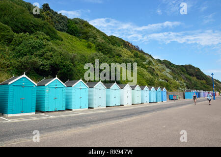 Umkleidekabinen am Strand an der Promenade, Bournemouth, England, Großbritannien Stockfoto