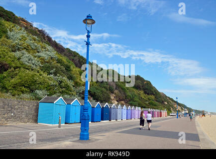 Umkleidekabinen am Strand an der Promenade, Bournemouth, England, Großbritannien Stockfoto