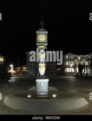 Jugendstil Uhr nachts in Ahlbeck, Insel Usedom, Ostsee, Mecklenburg-Vorpommern, Deutschland Stockfoto