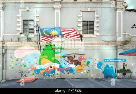 Kuala Lumpur, Malaysia. Januar 2019. Die patriotische Farben an der Wand eines alten Hauses Stockfoto