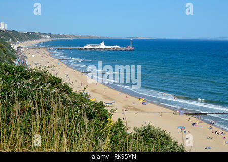 Anzeigen von Bournemouth Pier von der Klippe, Bournemouth, England, Großbritannien Stockfoto