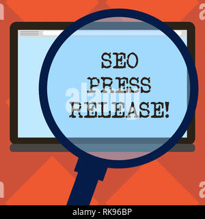 Handschrift text Seo Pressemitteilung. Konzept, d. h. stellen Sie sicher, dass Links zurück Websites in Ihrem drücken Sie die Lupe vergrößern Tablett leer Col Stockfoto