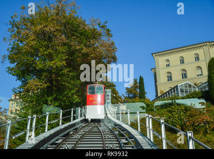 Bern, Schweiz - 22.Oktober 2018. Marzili Funicolare (Seilbahn) in Bern, Schweiz. Sein 105 Meter Schiene führen aus dem marzili Nachbarschaft zu t Stockfoto