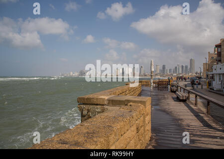 Blick auf das Stadtzentrum von Tel Aviv als vom Boulevard von Jaffa, Tel Aviv, Israel. Stockfoto