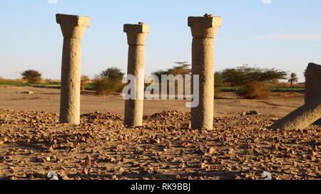 In Afrika Sudan Insel Sai Ruinen der antiken Stadt die Nubier in der Nähe des Nilo und Gräber Stockfoto