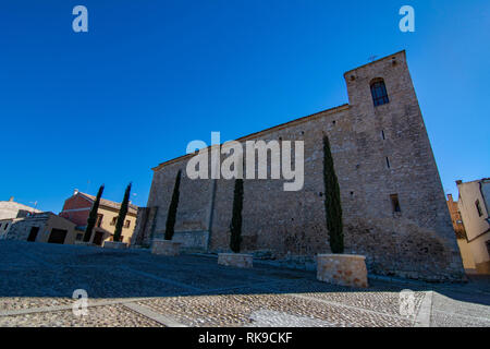Alarcón, Cuenca, Spanien, Februar 2017: Kirche von San Juan Bautista des Dorfes von Alarcon Stockfoto