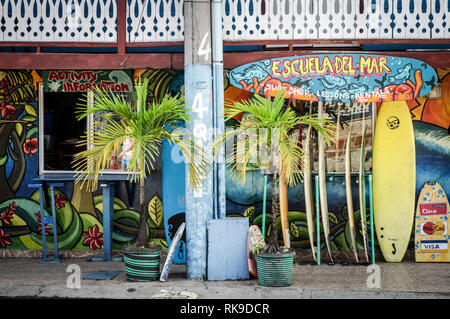 Blick auf ei Faro del Calibri Hotel auf carenero Insel im Archipel Bocas del Toro, Panama Stockfoto