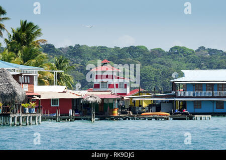 Blick auf ei Faro del Calibri Hotel auf carenero Insel im Archipel Bocas del Toro, Panama Stockfoto