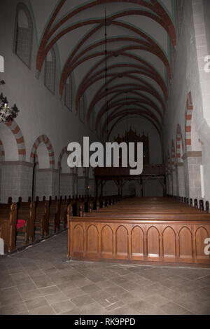 Oder Kloster Zinna Kloster Zinna ist eine ehemalige Zisterzienserabtei in einer kleinen Stadt namens Jüterbog in Brandenburg, Deutschland. Stockfoto